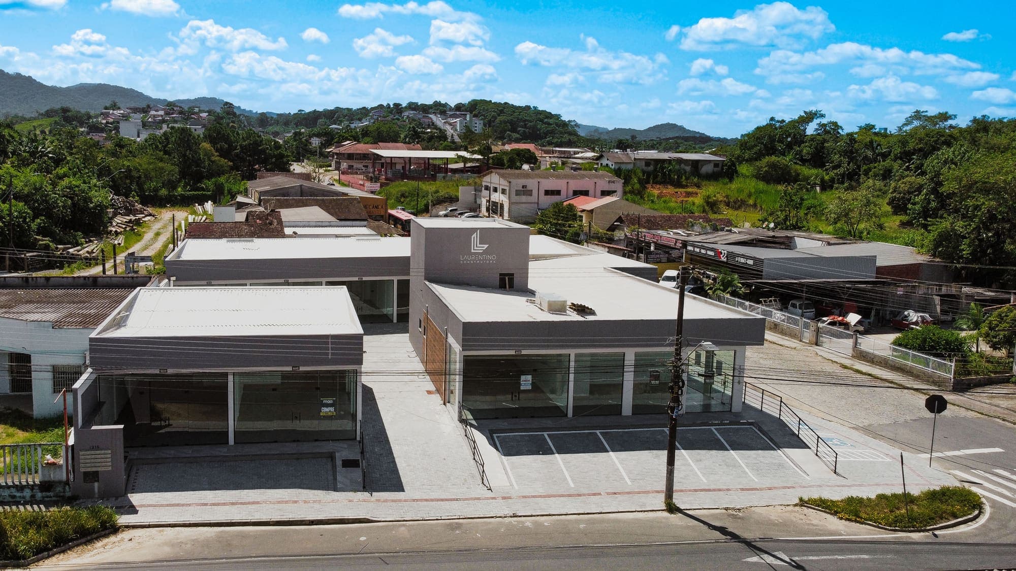 Comercial, comercial da Laurentino
